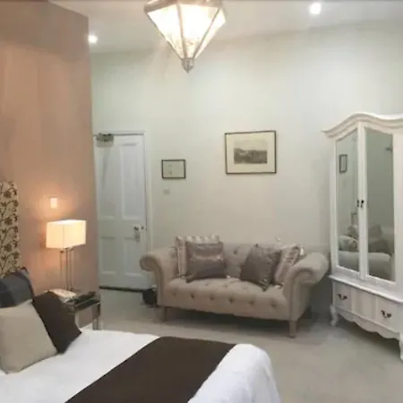 Aparthotel Tufton Arms 3*