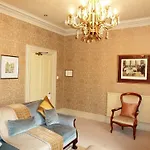 Aparthotel Tufton Arms 3*