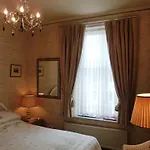 Tufton Arms Apart Otel