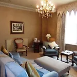 Tufton Arms Aparthotel 3*