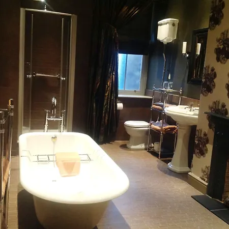 Tufton Arms 3*
