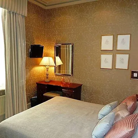 Tufton Arms 3*