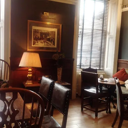 Tufton Arms Apartmanhotel 3*