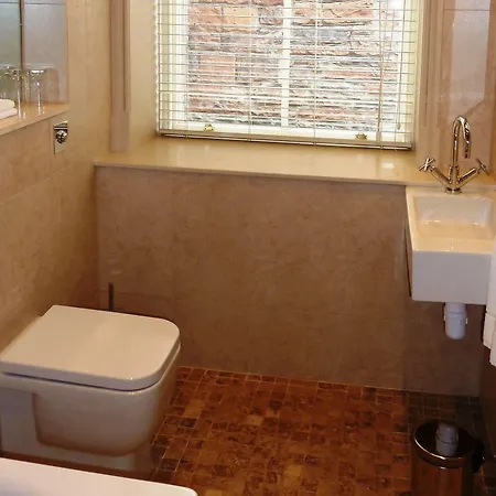 Apartmanhotel Tufton Arms 3*