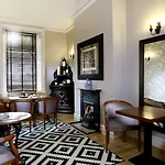 Tufton Arms Apart-hotel