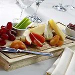 Apart-hotel Tufton Arms 3*